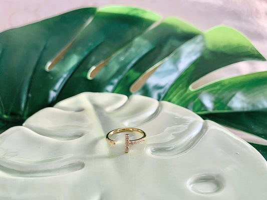 Vergoldeter Ring "Trust" in T-Design