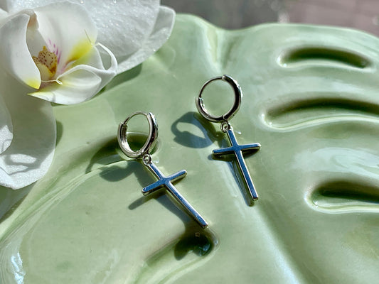 Silberne Ohrringe Cross